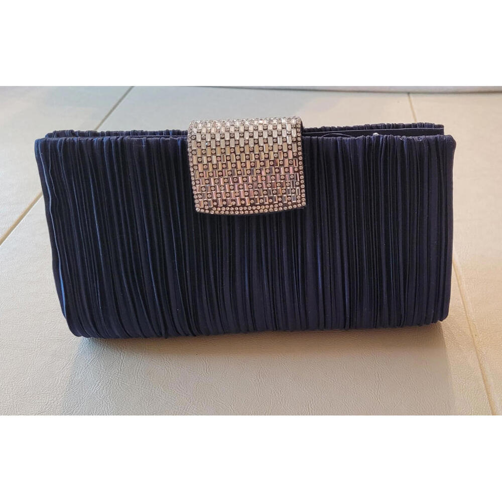 Gunn Sax by Jessica McClintock Elaina Embellished Evening Bag